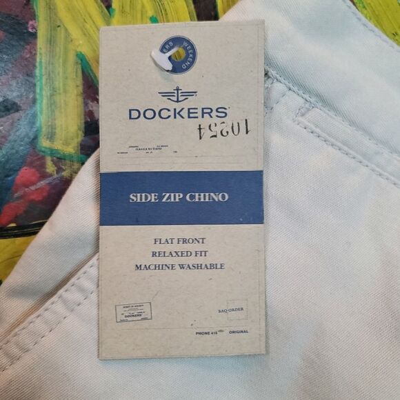 Dockers Khakie Flat Front Cargo Pants, men's 34x30, new with tags, 100% cotton - Picture 3 of 12